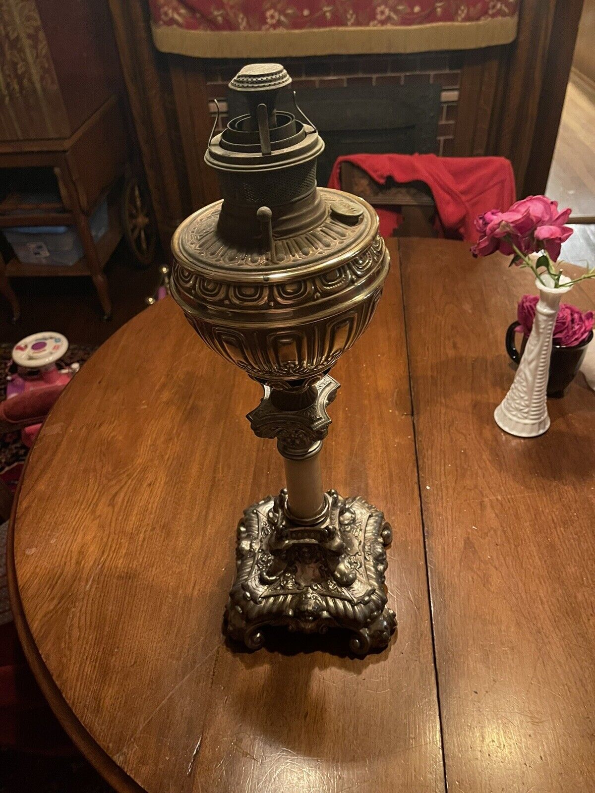 BRADLEY AND HUBBARD ANTIQUE PARLOR BANQUET OIL LAMP MAKE OFFER