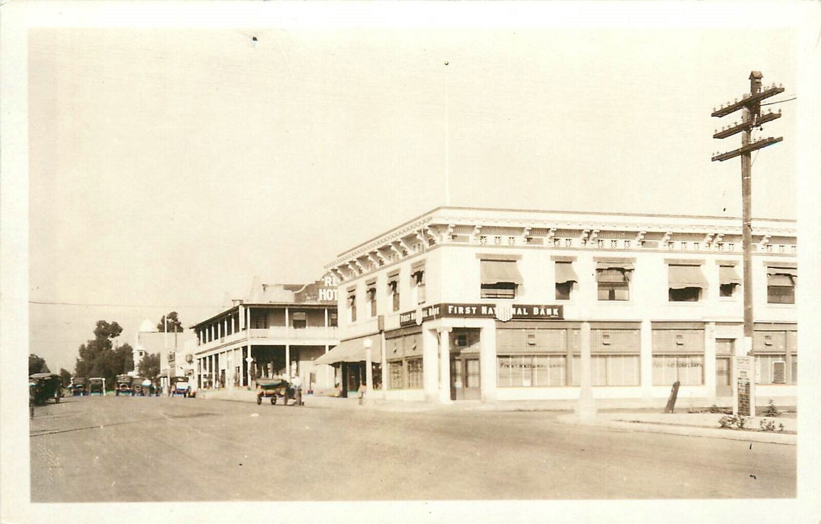 Postcard RPPC 1920s California Glendale 1st National Bank Steet View 24-5284