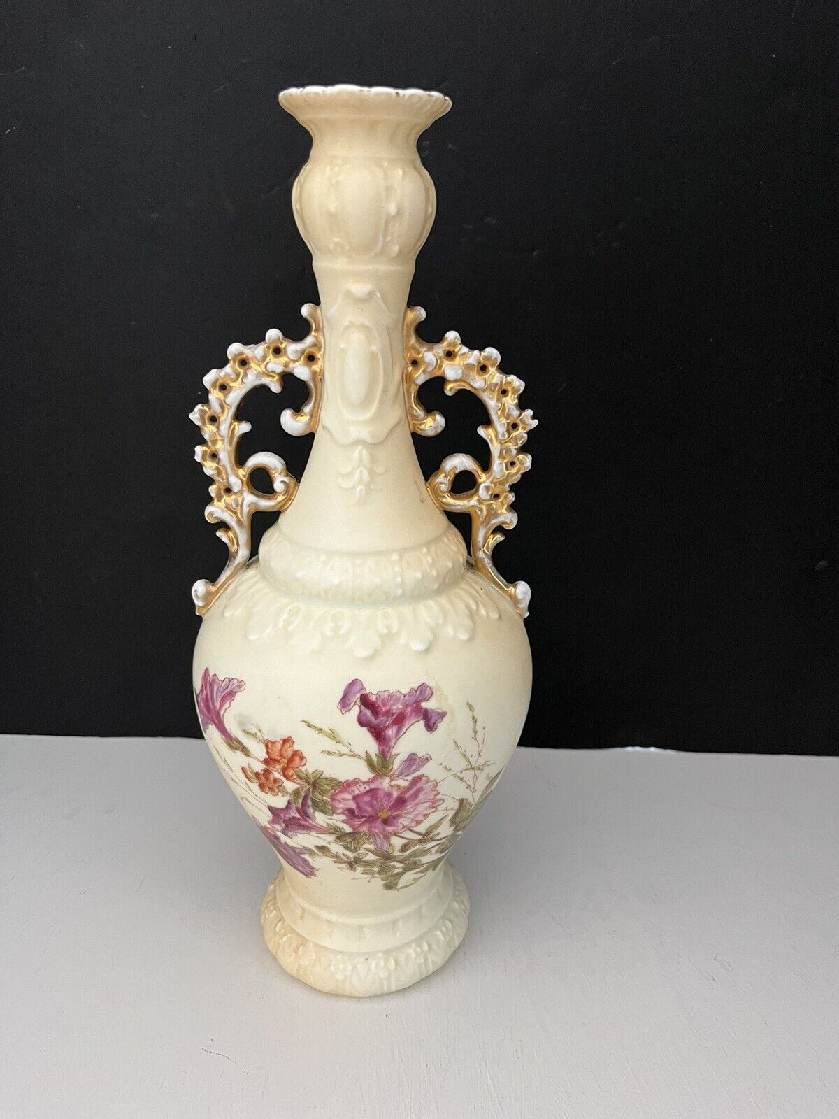 Beautiful Antique Amphora Vase Wild Roses RW Rudolstadt Germany 12 3/4”