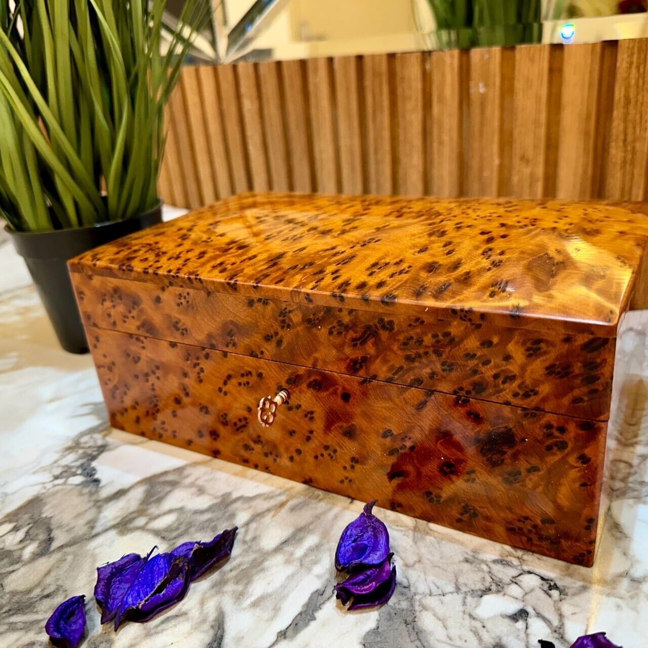 Luxury Moroccan Royal jewellery burl wooden box Organizer With Key Keepsake Burl