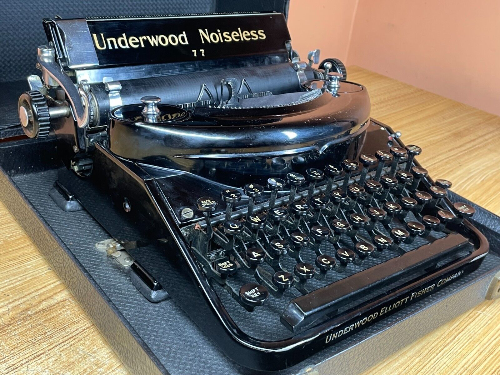 1937 Underwood Noiseless 77 Working Glossy Black Typewriter w New Ink & Case