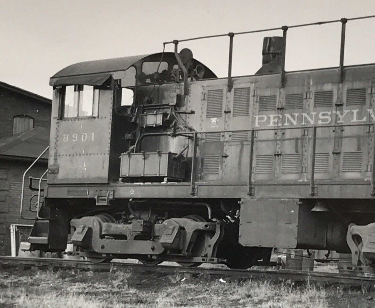 Pennsylvania Railroad PRR #8901 Locomotive Train B&W Photo Cambridge OH 1956