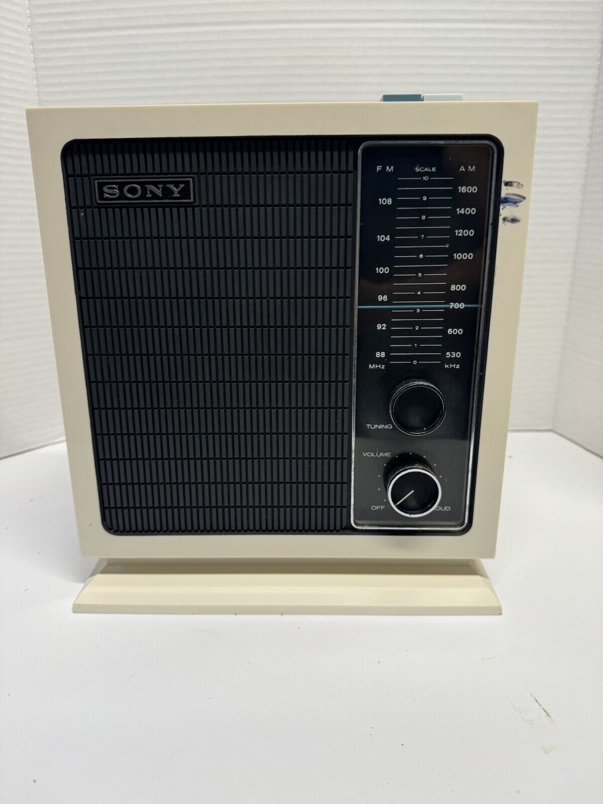 Vintage SONY  8F-11W  2 band radio 10 transistor Tested And Works AM/FM Radio
