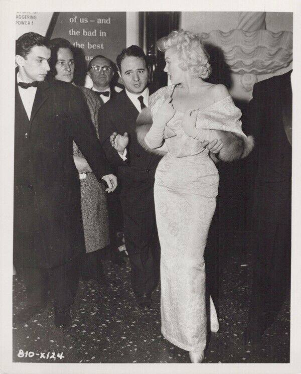 Marilyn Monroe poses for press cameras in long gown 1950s era vintage 8x10 photo