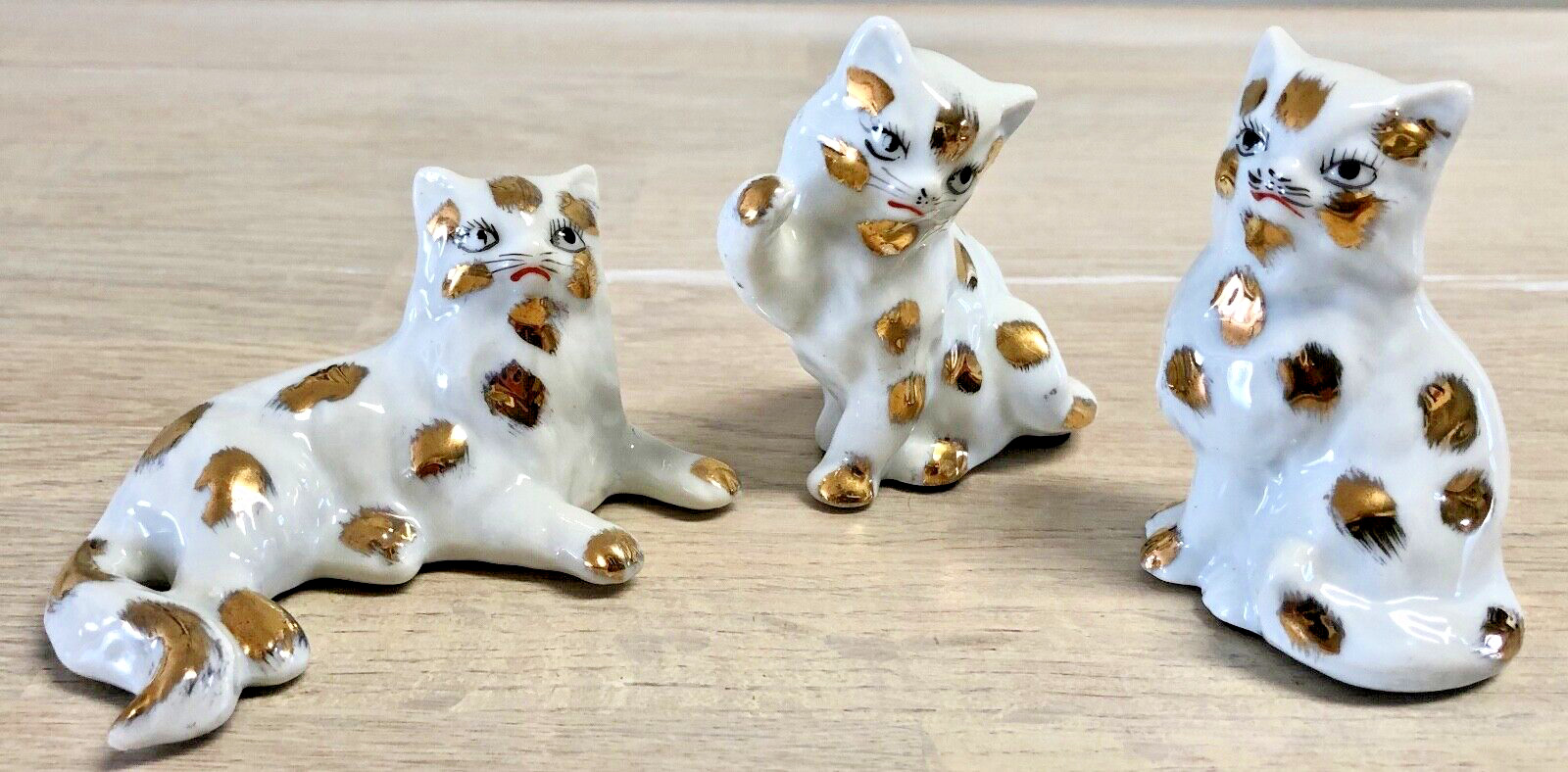 Vintage Kutani Porcelain Playful Kitties 24k Trim Detail Japan 1958
