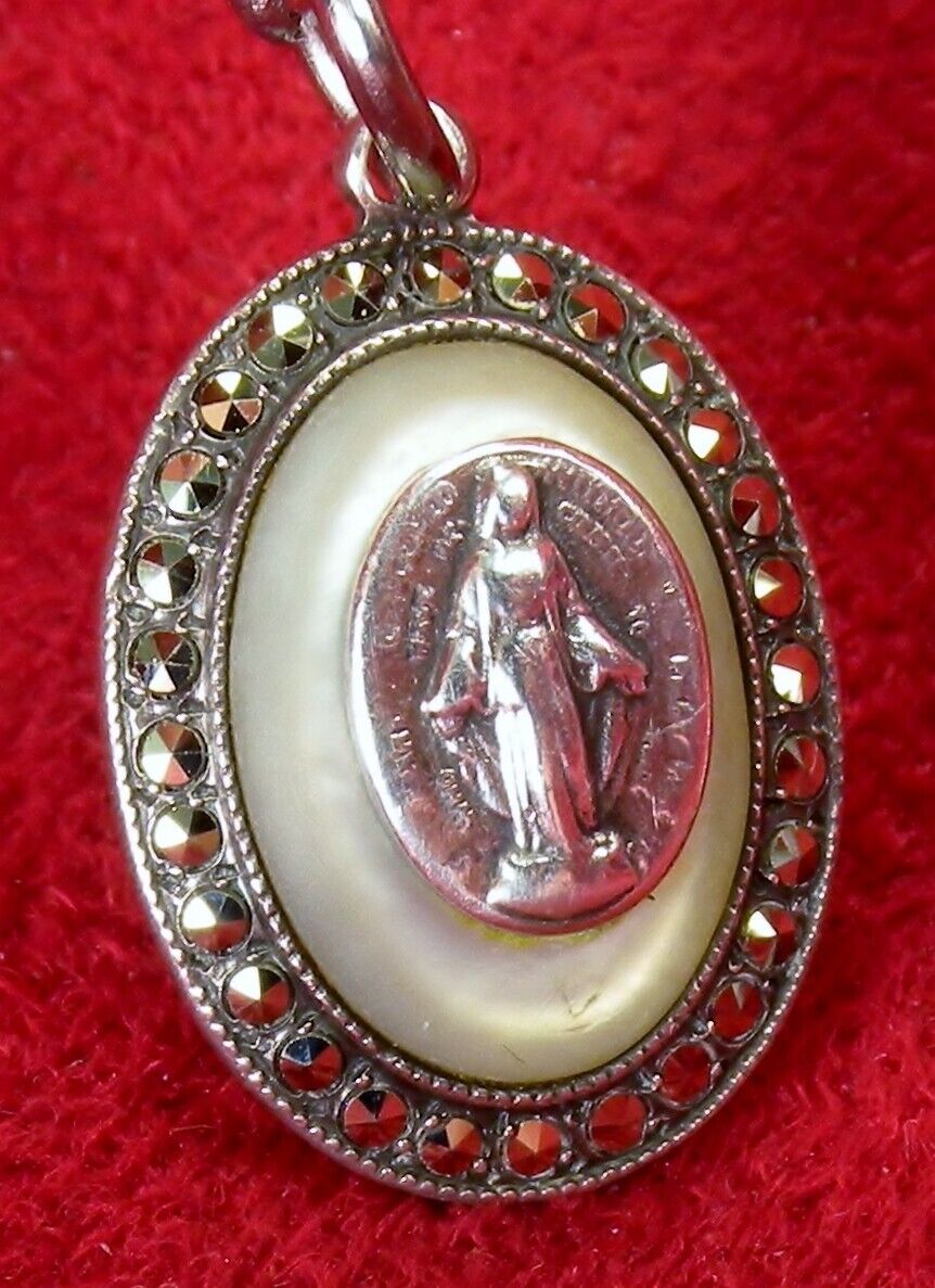 VINTAGE 1930 PETITE CATHOLIC MIRACULOUS MEDAL CENTENNIAL STERLING MOTHER PEARL