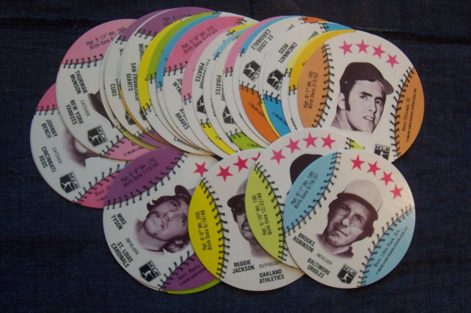 gorgeous lot of 36 Isaly\'s & Sweet William MLB circular discs, c 1976 - Aaron