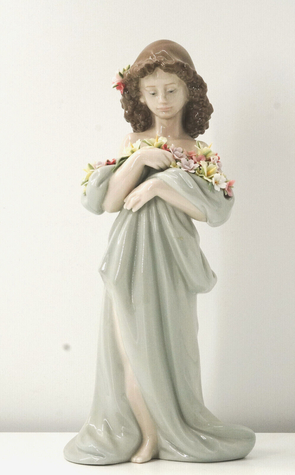 Lladro Figurine #6445 Petals Of Love, In Box 
