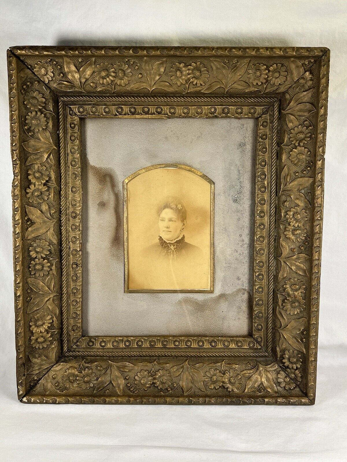 VTG Antique Ornate Gold Gilded Wood Picture 14.5x12.5” Holds 8x10” gesso