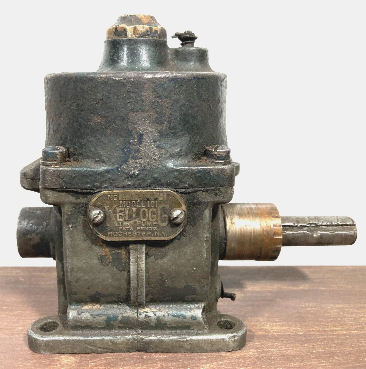Antique KELLOGG Model 101 Automobile TIRE PUMP Accessory Air Compressor AS IS