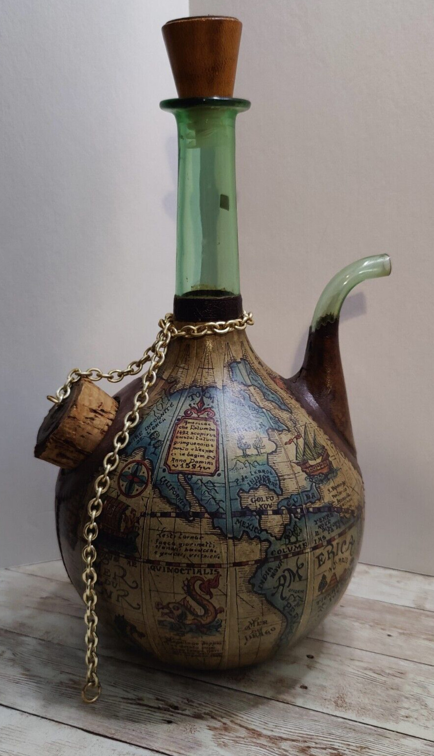 Vintage ~ Italian ~ Smith World Decanter ~ With Ice Chamber ~ 14.5 \