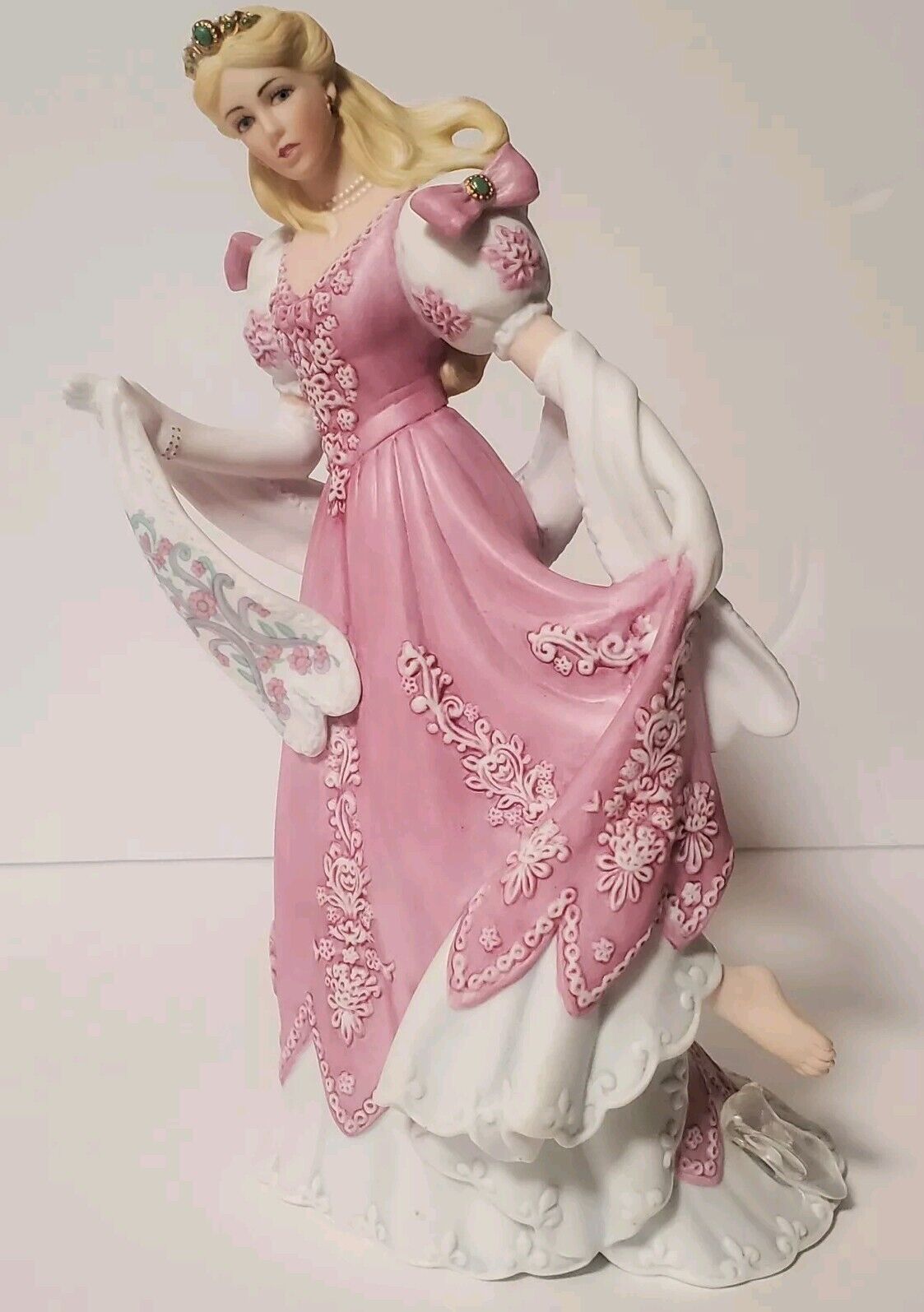 LENOX DISNEY Cinderella The Legendary Princess Figure Figurine Statue Sculpture