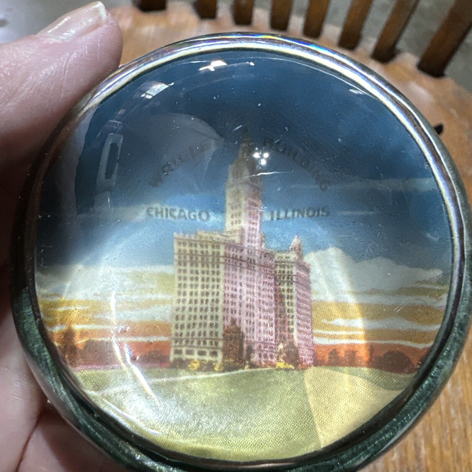 Vintage Chicago Illinois Wrigley Building Glass Dome Paperweight 