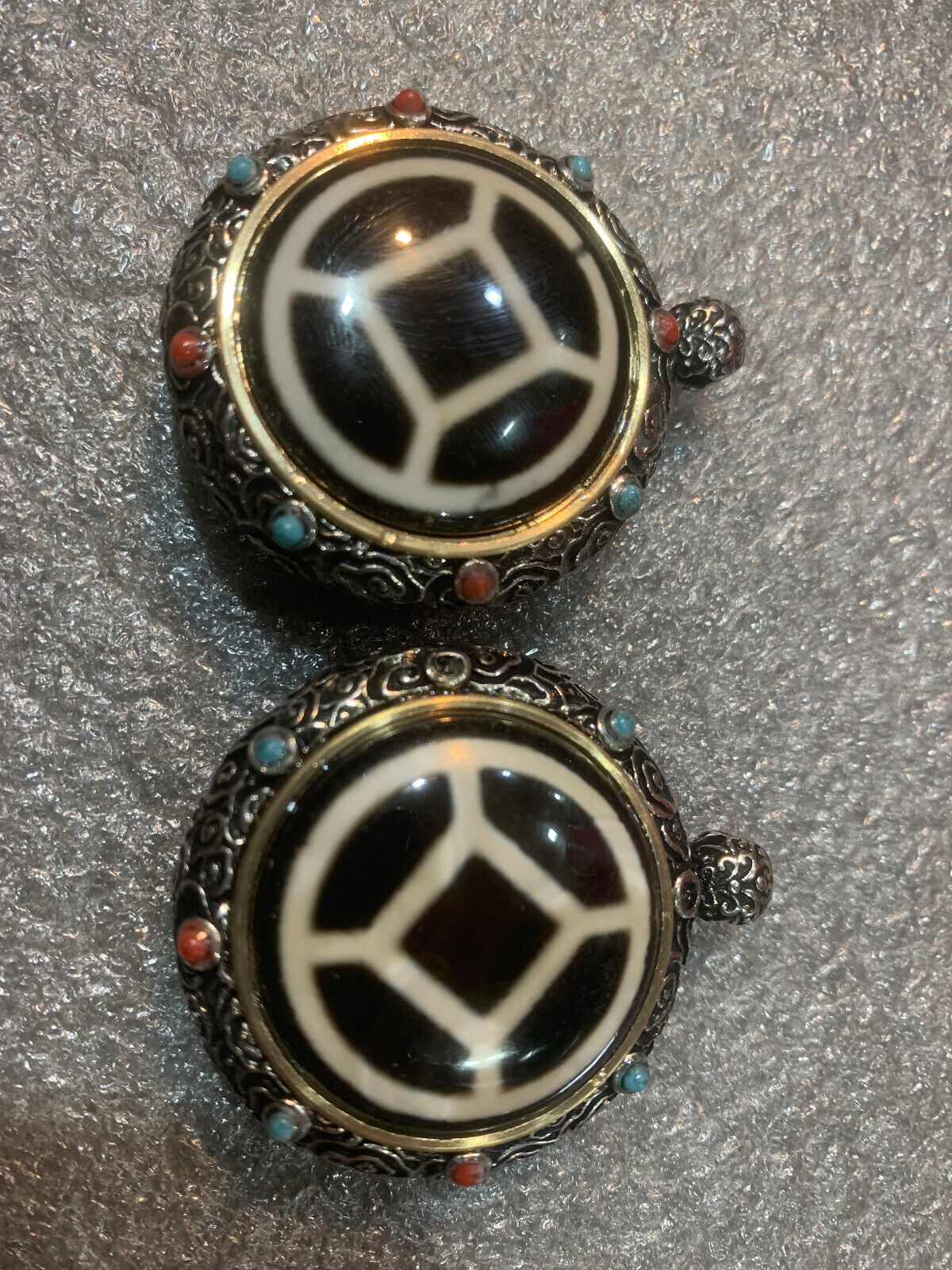 2 Pcs Tibetan Silver Om Mani Padme Inlay Agate Dzi Bead Prayer Wheel Pendants