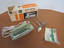 Vintage GE 30M47 Retro MCM ~ Hand Portable Mixer ~ Avocado Green ~ Tested WORKS picture