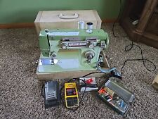 Vtg FLEETWOOD ZIG-ZAG Deluxe Premier Green SEWING MACHINE Made In JAPAN W/ Extra picture