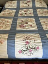 Vintage 1939 Embroidered & Appliqued Floral Handmade Quilted Queen Coverlet Read picture