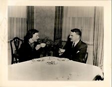 GA145 Original Photo THOMAS DEWEY Governor of New York Having Tea & Cookies picture