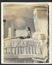 HOLLYWOOD JOAN CRAWFORD ACTRESS ON BED VINTAGE ORIGINAL PHOTO🌟 picture