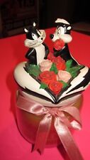 Vtg 2000 Warner Bros. Looney Tunes Pepe Le Pew and Penelope Wax Candle Rare New picture