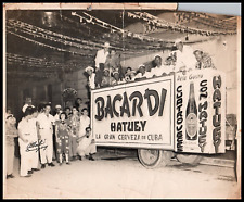 CUBA CUBAN BACARDI HATUEY BEER RUM CARNIVAL CARROZA 1940s ORIG PHOTO 400 picture
