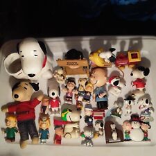 vintage set 28 Snoopy Peanuts collection1958-2015 picture