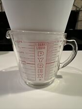Vintage 1950s Pyrex No. 532 4-Cup/1-Quart Liquid Measuring Cup D Handle picture