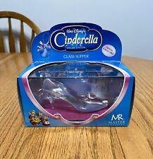 Disney Showcase Cinderella Special Edition Crystal Glass Slipper Master Replicas picture
