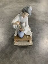 Lladro Figurine 4840 Japanese Geisha Women With Flowers *READ* picture