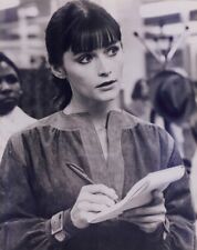 Margot Kidder takes notes as Lois Lane 1980 Superman 8x10 inch photo picture