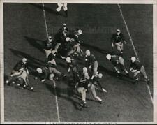 1938 Press Photo Gilbert Humphrey of Yale makes 2 yard gain vs Princeton picture