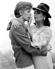 David Bowie & Elizabeth Taylor 1975 8X10 Photo Reprint picture