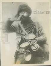 1926 Press Photo A puzzled Turkish man contemplates new International calendar picture