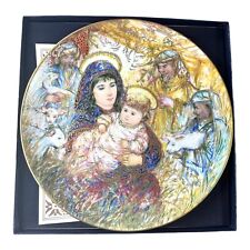 Knowles 1988 Edna Hibel “The Adoration of the Shepherds” Christmas Plate COA picture