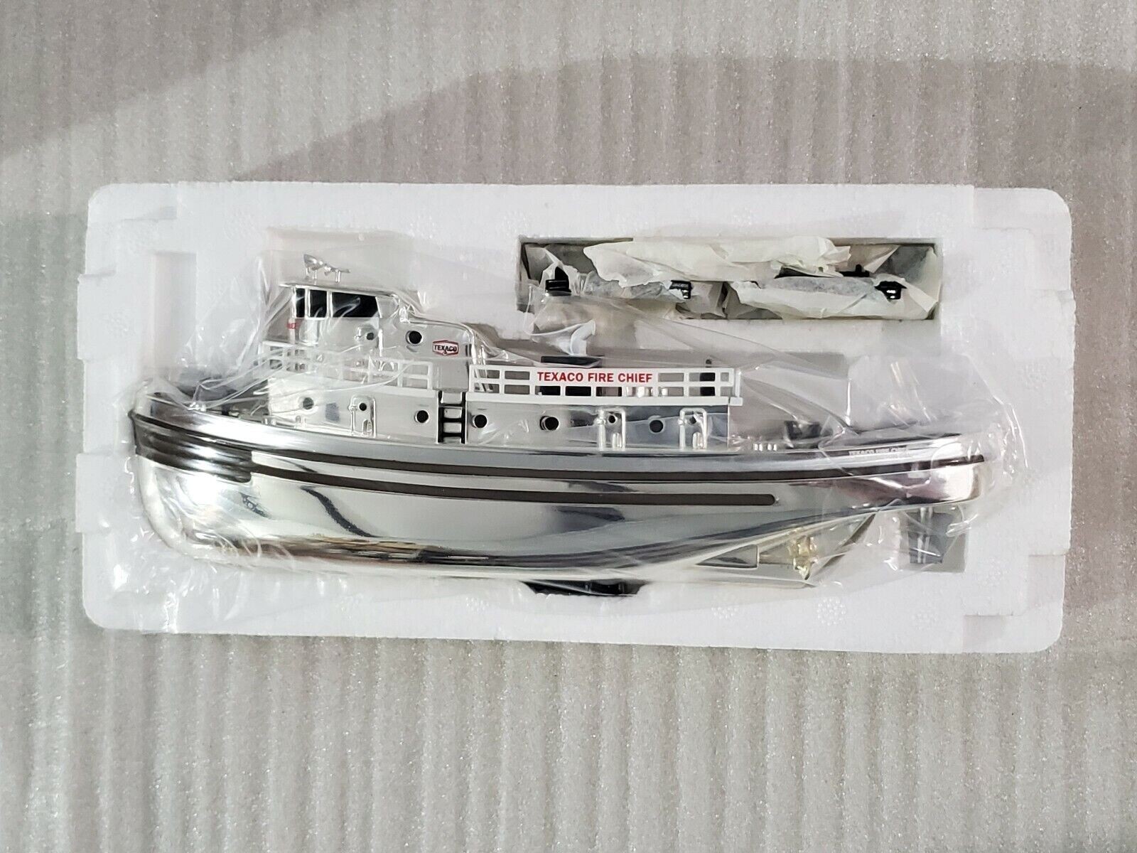 2000 TEXACO FIRE CHIEF TUGBOAT BANK SPECIAL CHROME EDITION #1 IN SERIES NEW