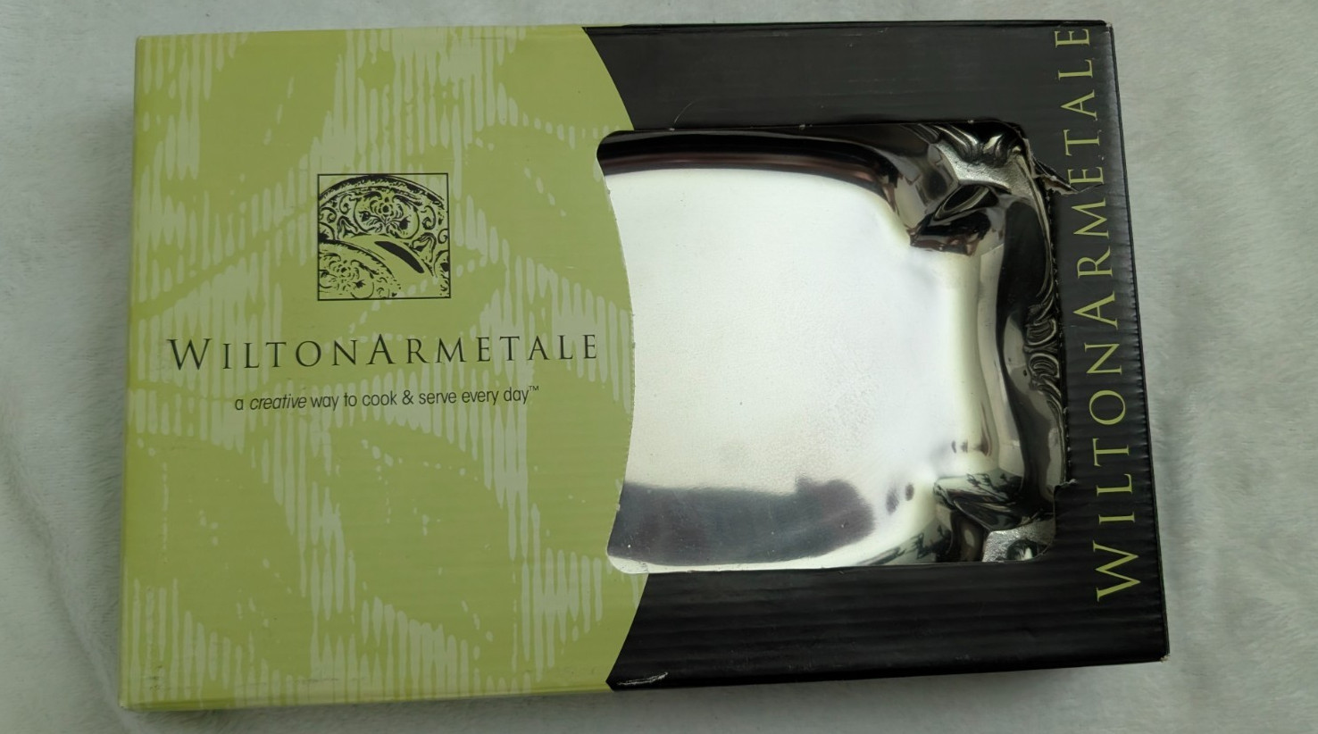 Wilton Armetale Belle Mont Warm Bread Tray 385024 Metal Silver Alloy New NOS
