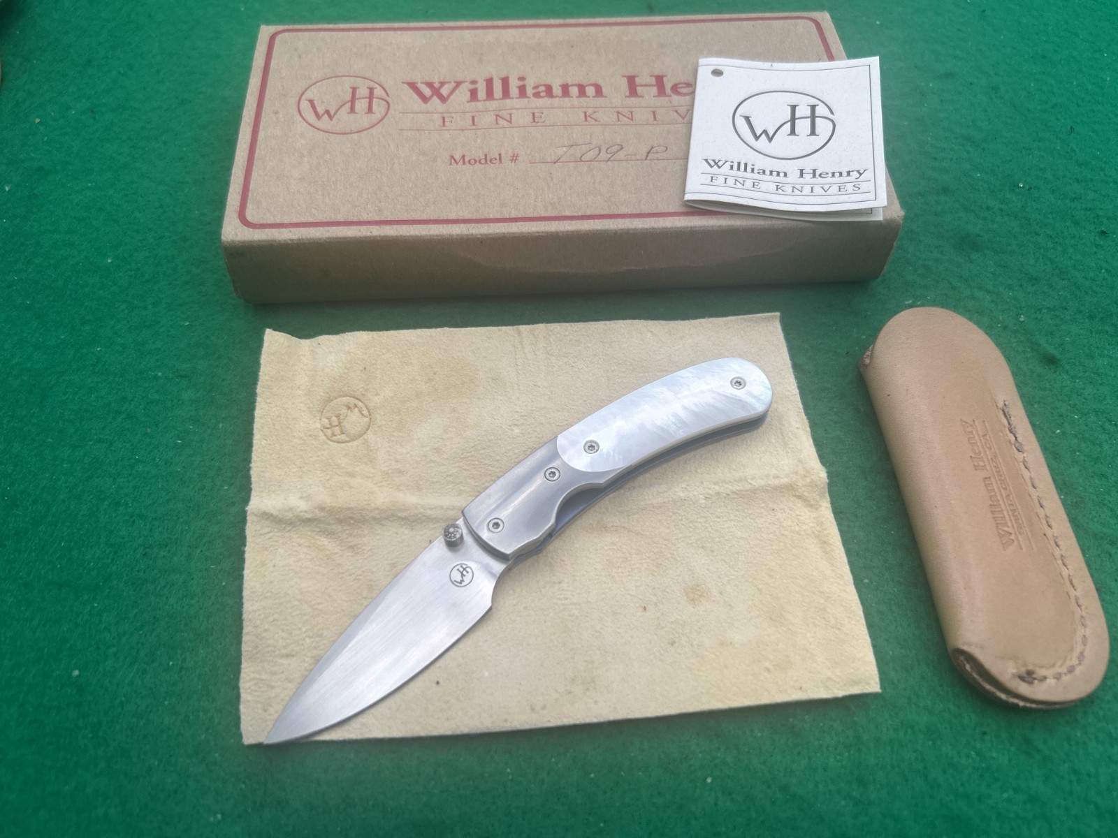 WILLIAM HENRY MOTHER OF PEARL T09-P KNIFE NEW WITH BOX, SHEATH, CLOTH & PAPERS