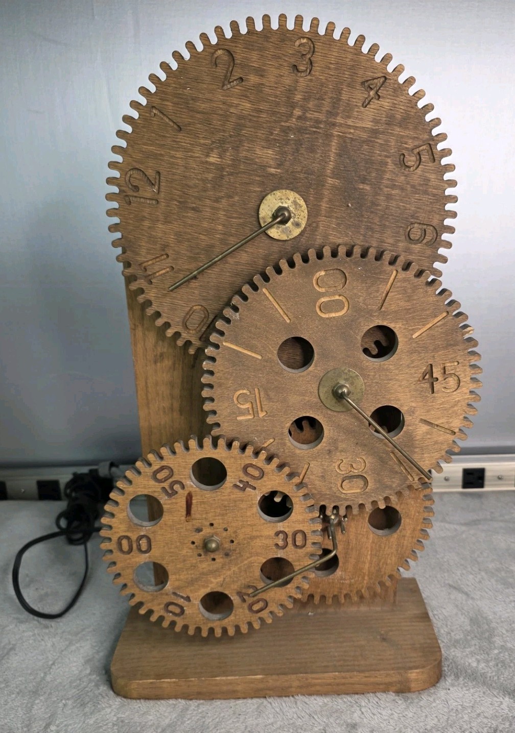 Rare Vintage Clockwork Inc Wood Gear Clock Synchron Motor USA 18