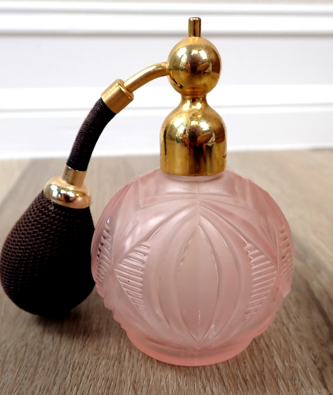 VINTAGE MARCEL FRANCK PARIS PERFUME BOTTLE PINK GOLD SPRAY FROSTED GLASS
