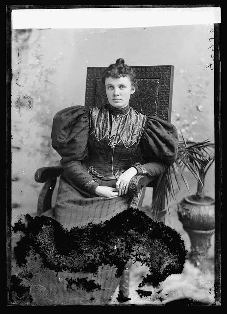 Photo:Mrs. L.A. Thurston Portrait 1894-1901