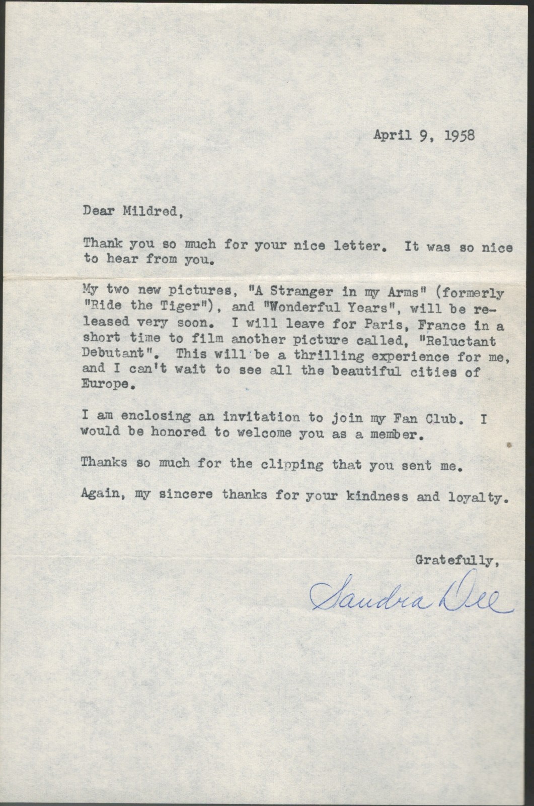 Sandra Dee.  1958 typed letter signed when 16 about her new movies & Paris. COA