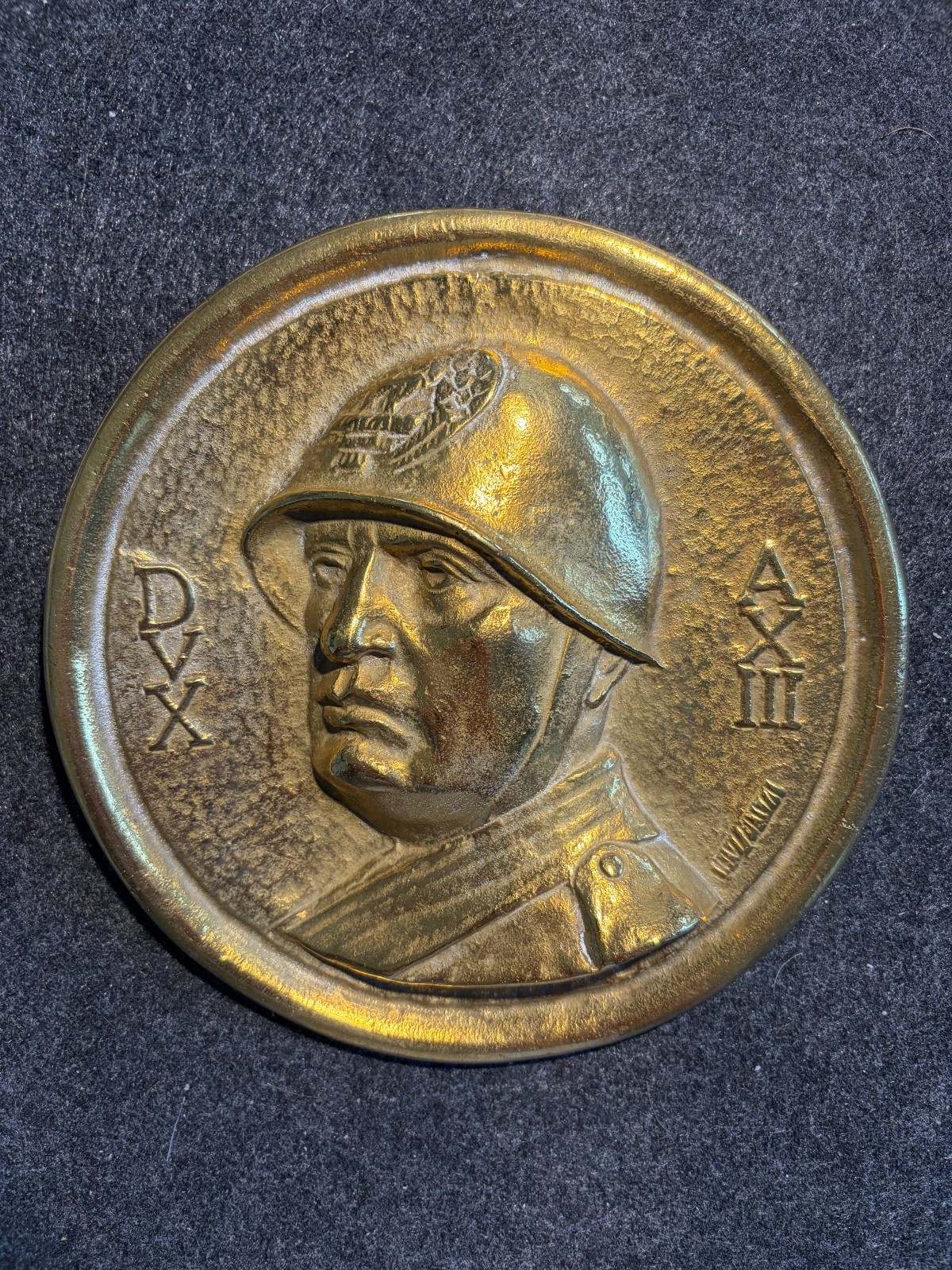 Pair of bronze plates with bas-relief Mussolini WWII