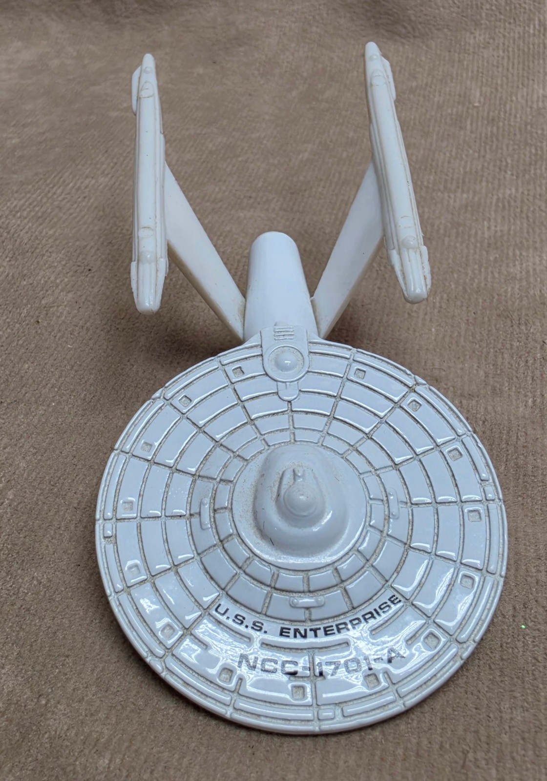 1991 Ertl Die-Cast Metal U.S.S. Enterprise Ship Star Trek From Smithsonian 1991 Ertl Die-Cast Metal U.S.S. Enterprise Ship Star Trek From Smithsonian