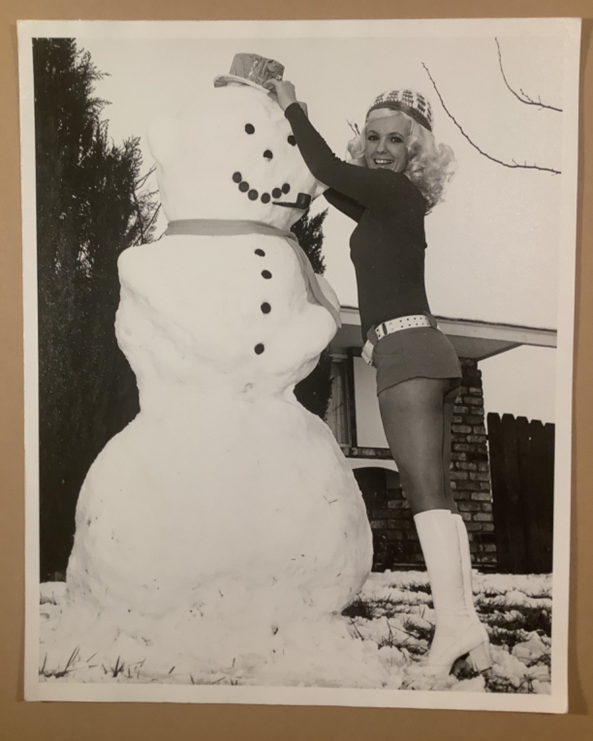 Risqué leggy Lake Tahoe snow bunny showgirl dancer pinup photo 8 x 10 Dbl Weight