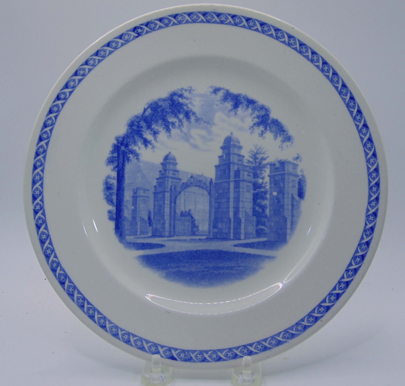 Wedgwood Commemorative Plate Mount Holyoke College Field Memorial Gate