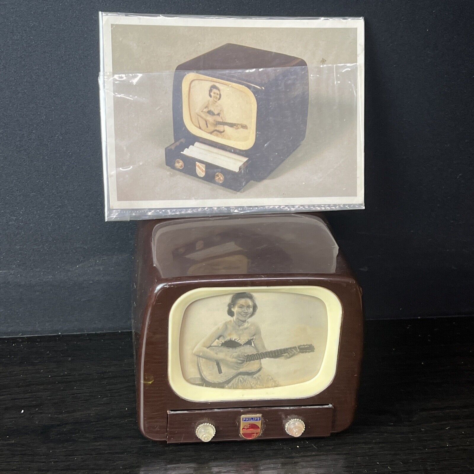 RARE VINTAGE BAKELITE PHILIPS HOLOGRAM TV MUSIC BOX / TRINKET BOX 1940’s 50’s