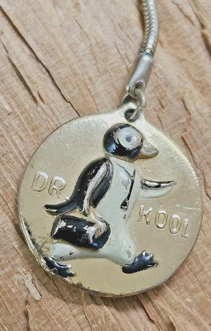 VTG Dr. Kool Metal keychain Willie the Penguin Mascot Kool Cigarettes Gold Tone