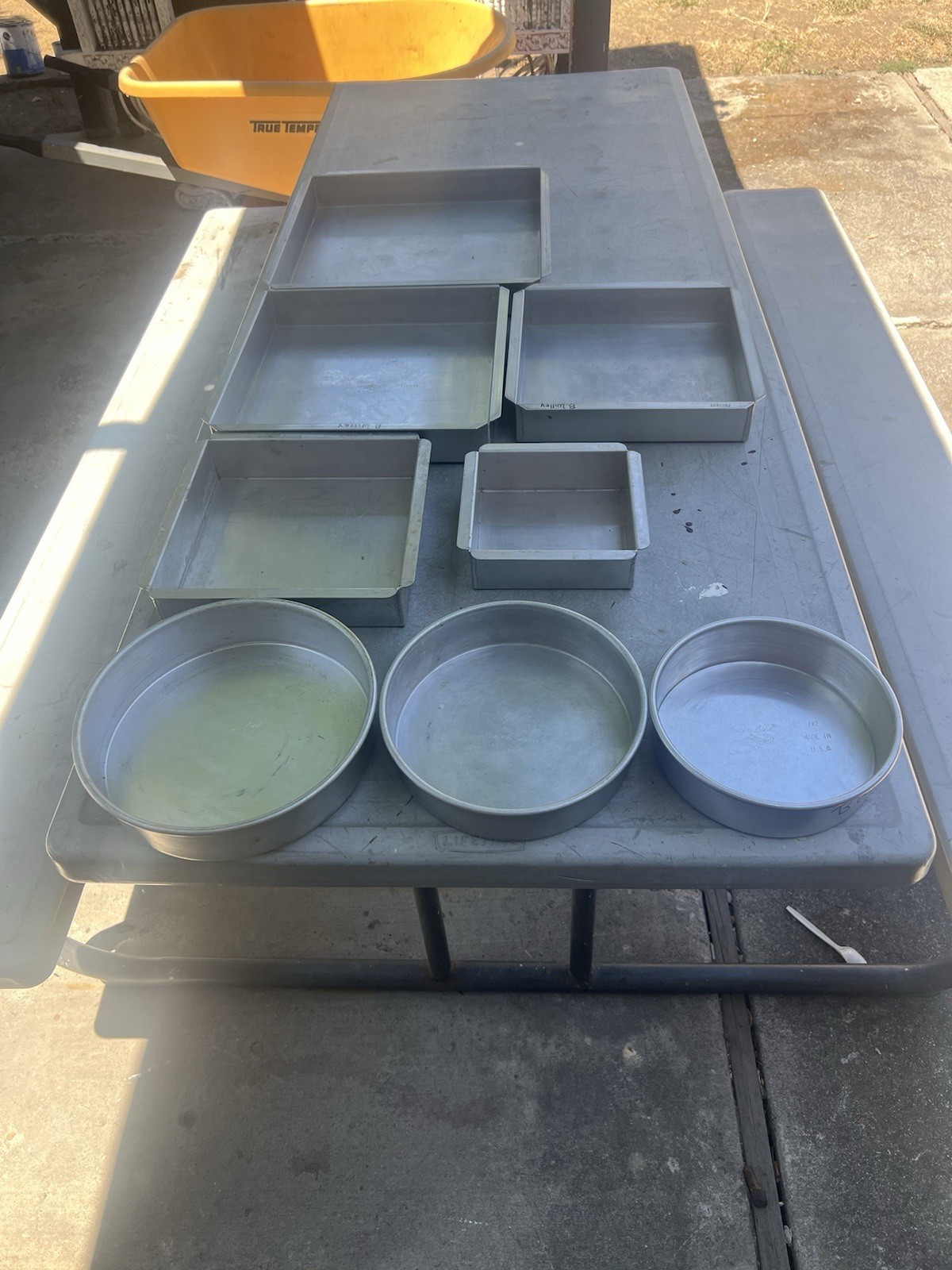 Lot Of 8 Magic Line Square& Round Cake Pans