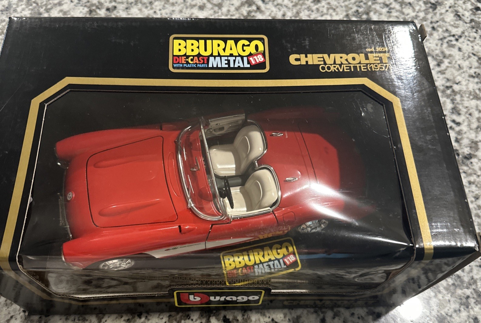 NEW 1957 Chevrolet Corvette Bburago - 1/18 Diecast Model 3024 Classic Red/white