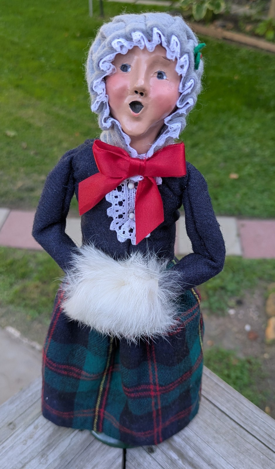 Byers Choice 1991 Woman Caroler with Fine Plaid Skirt Carrying Muff